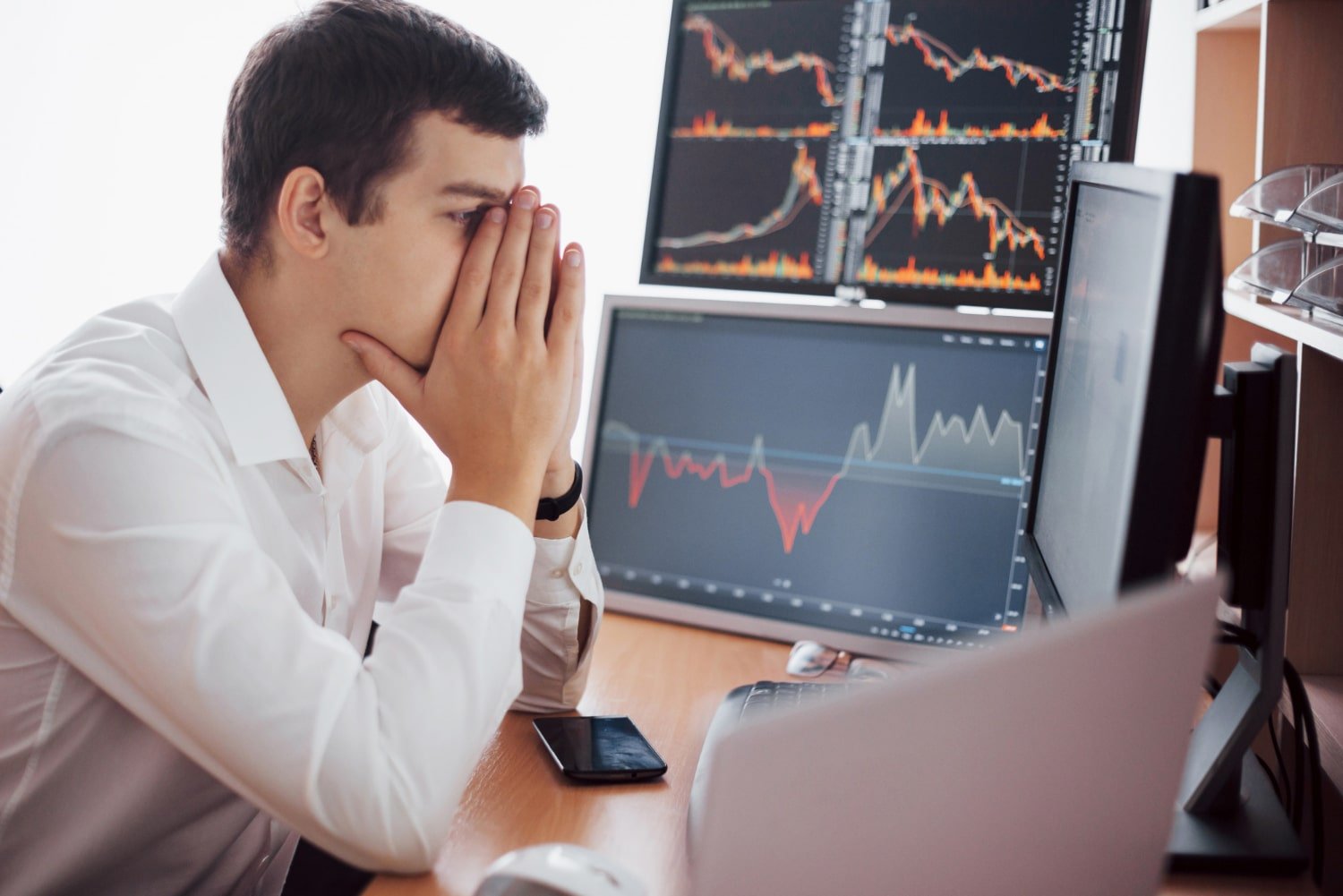 اختيار منصة وشركة تداول مناسبة